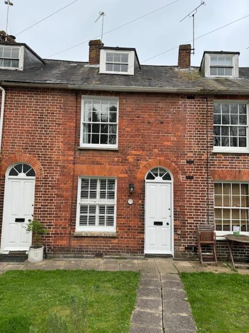 Spring Crescent Cottage In Rye Exterior foto